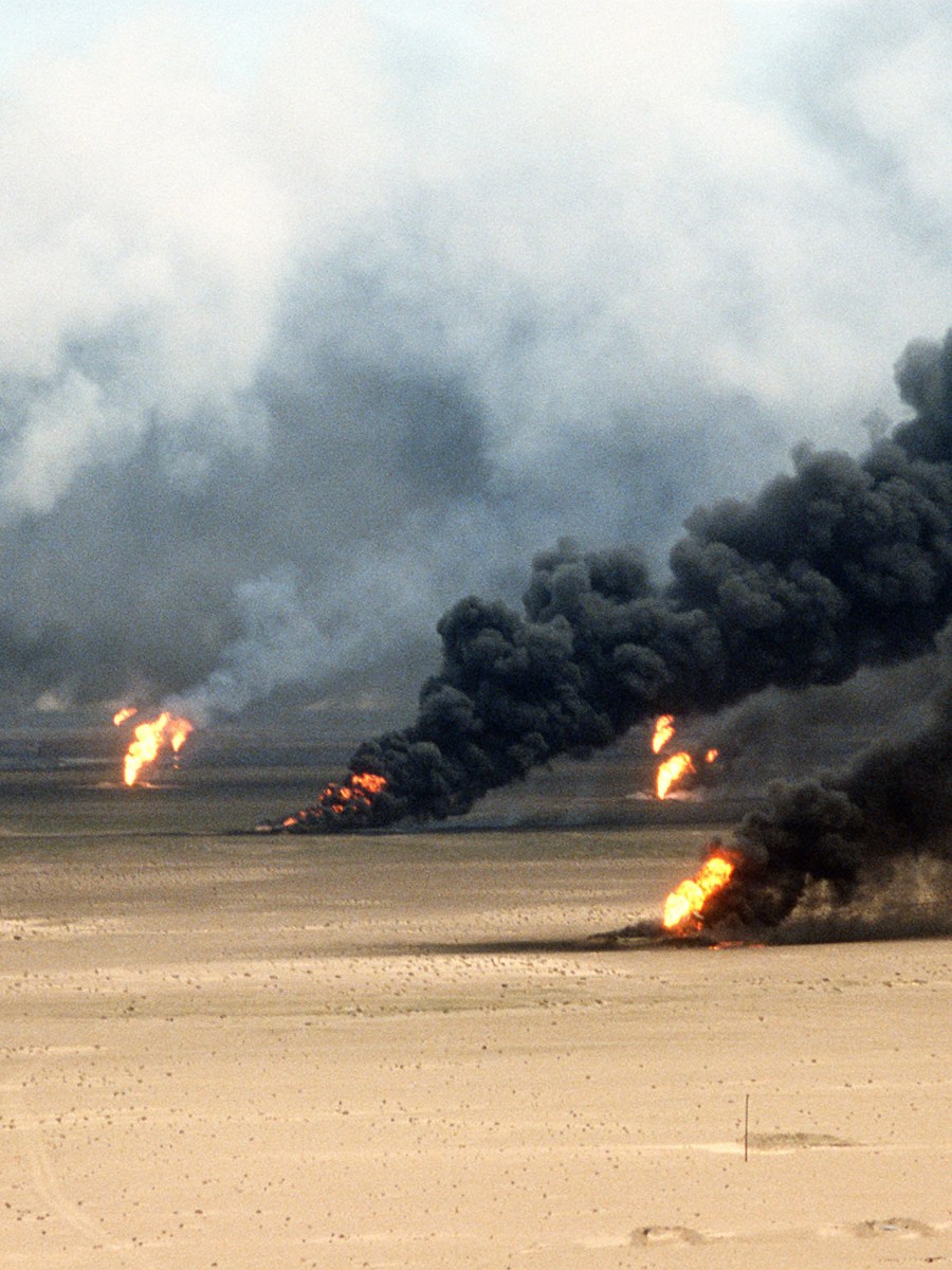 Burning oil facilities threaten health of&nbsp;millions