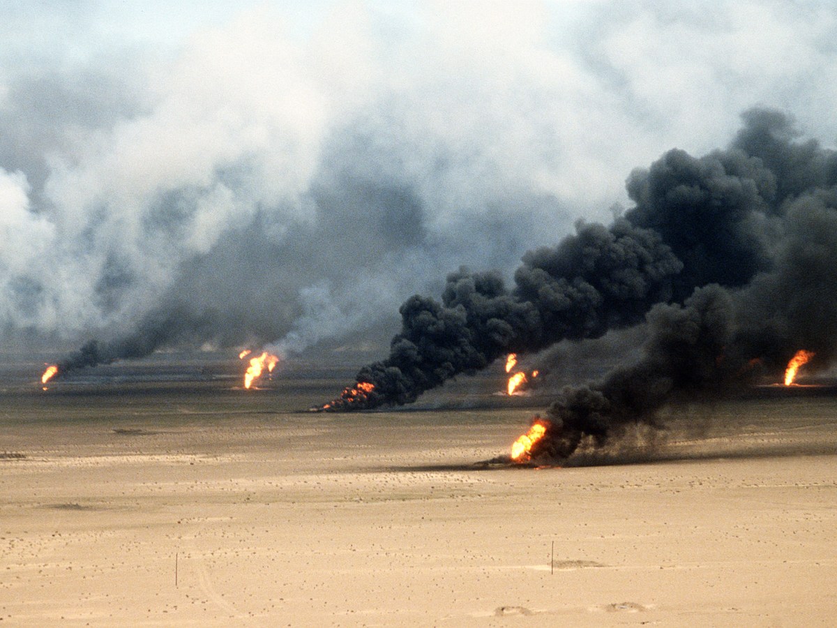 Burning oil facilities threaten health of&nbsp;millions